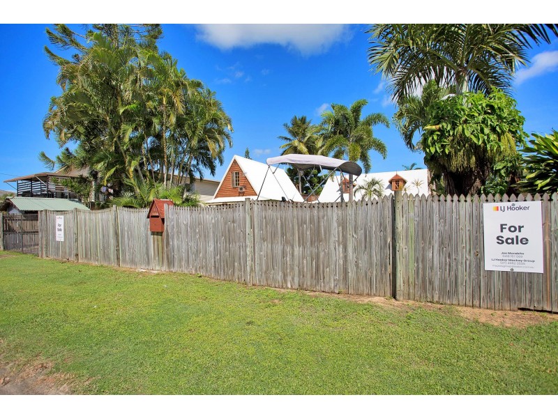 25 Downie Avenue, Bucasia QLD 4750