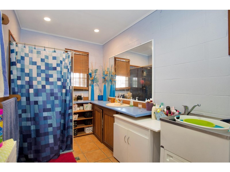 25 Downie Avenue, Bucasia QLD 4750