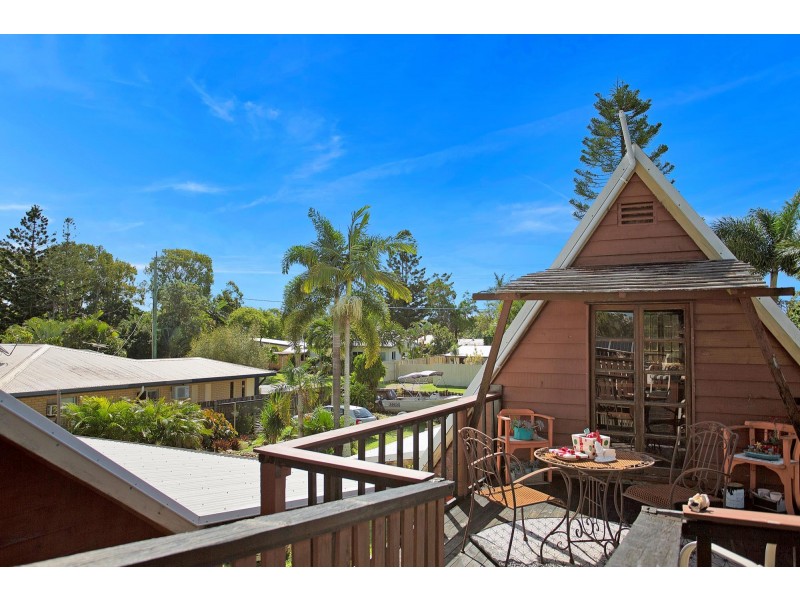 25 Downie Avenue, Bucasia QLD 4750