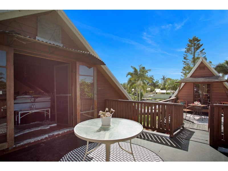 25 Downie Avenue, Bucasia QLD 4750