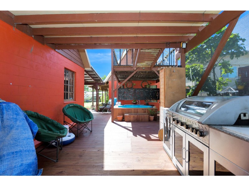 25 Downie Avenue, Bucasia QLD 4750