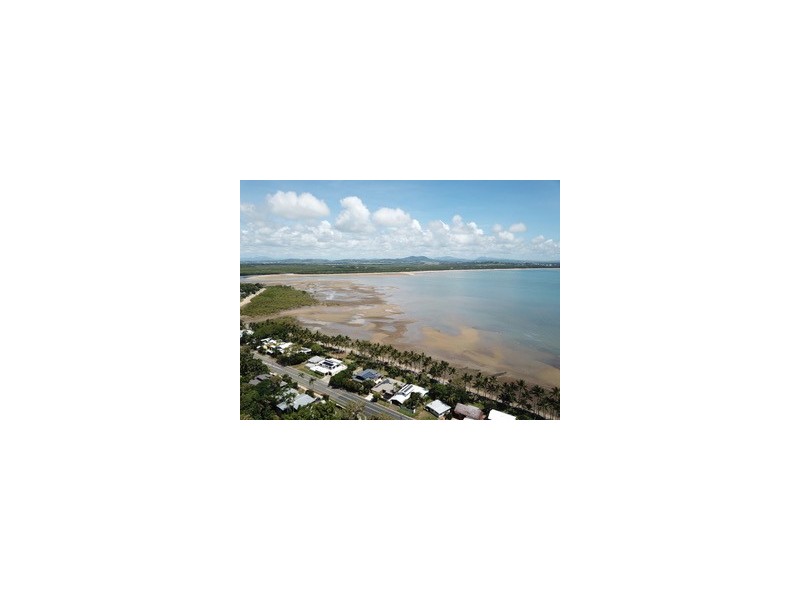 1 Kingfisher Street, Slade Point QLD 4740
