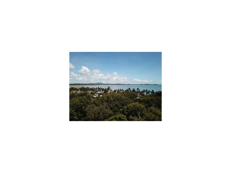 1 Kingfisher Street, Slade Point QLD 4740