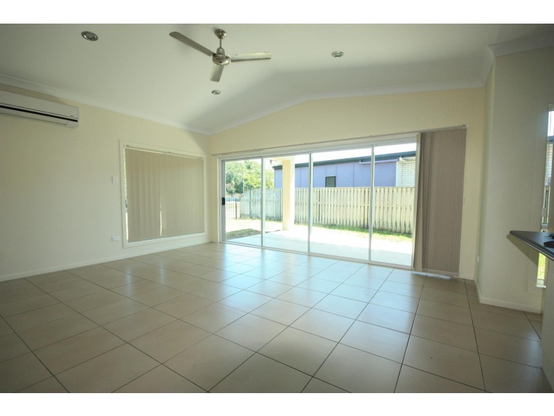 83 Village Cct, Eimeo QLD 4740