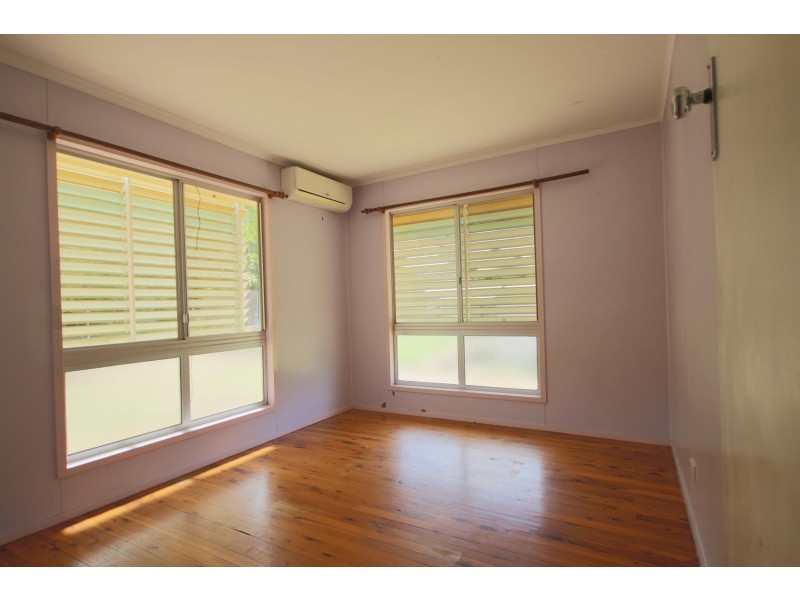 10 Sinnott Court, Moranbah QLD 4744
