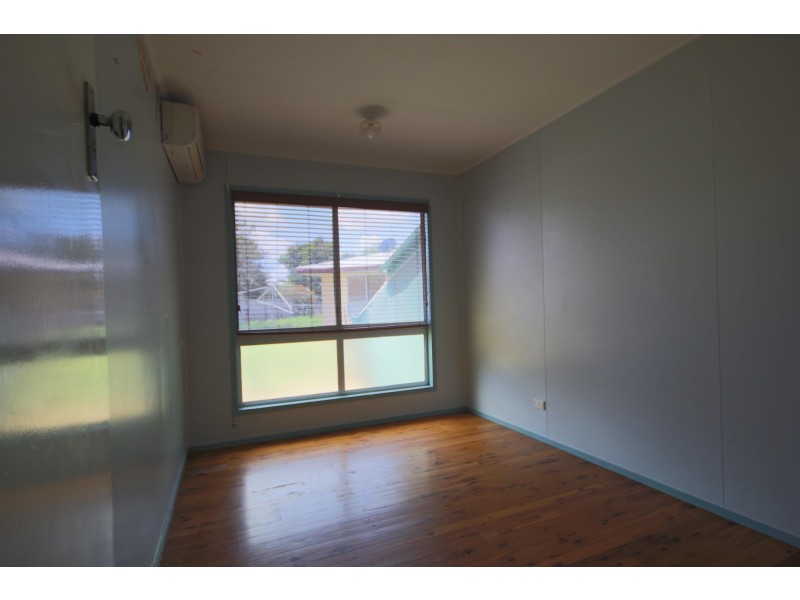 10 Sinnott Court, Moranbah QLD 4744