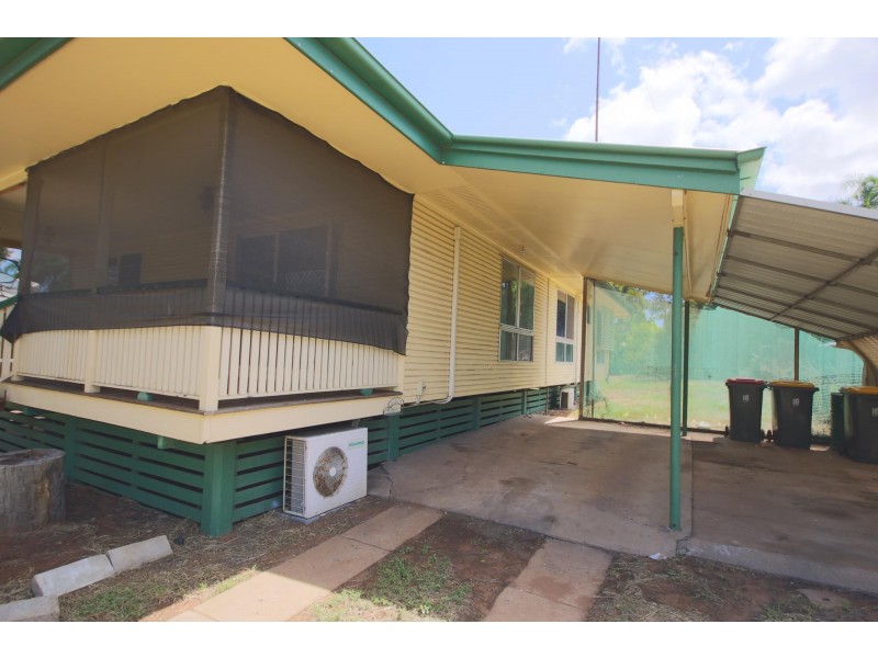 10 Sinnott Court, Moranbah QLD 4744