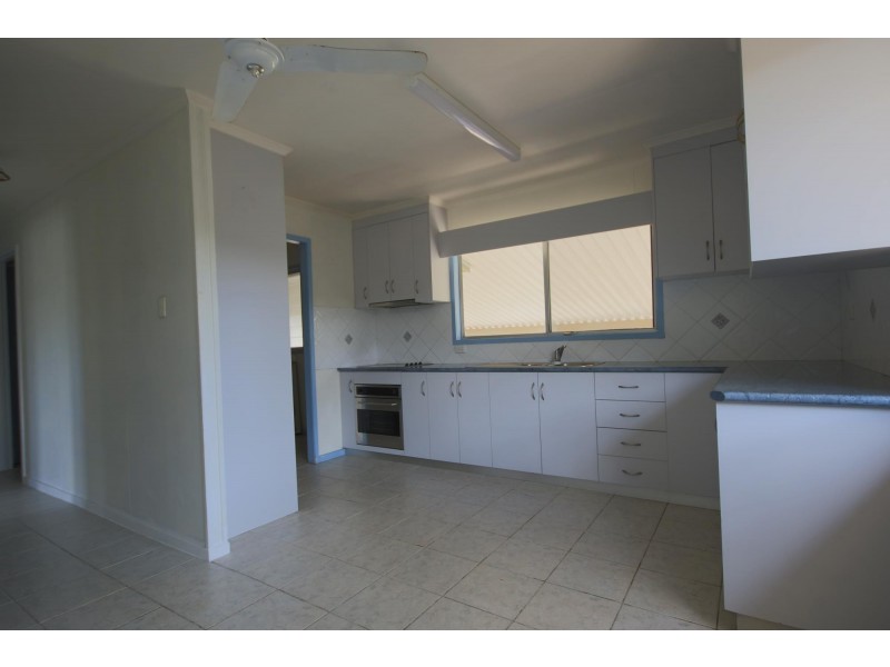 11 Sinnott Court, Moranbah QLD 4744
