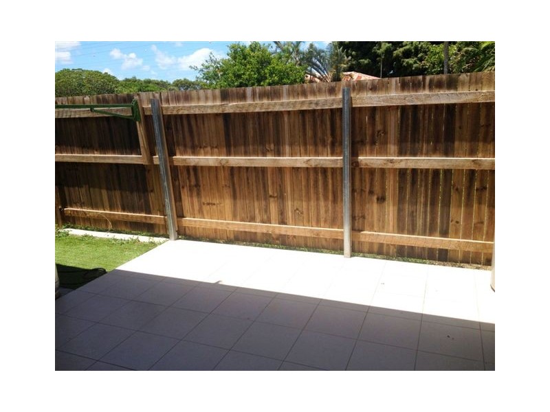 2/1 Sarah Street, West Mackay QLD 4740