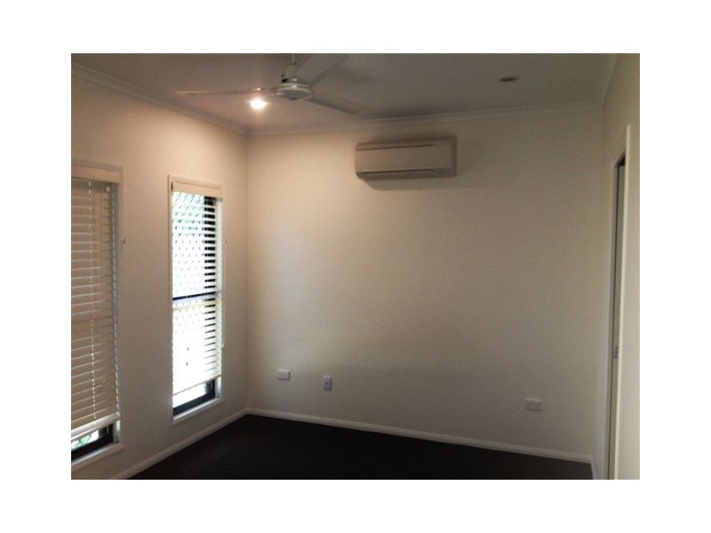 2/1 Sarah Street, West Mackay QLD 4740