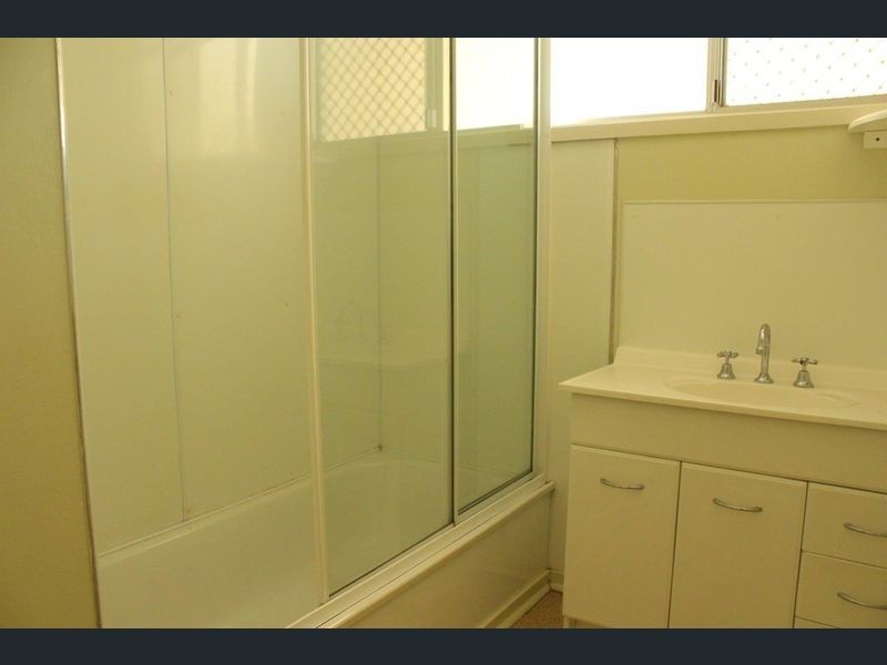 13 Lawson Drive, Moranbah QLD 4744