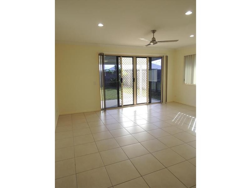 18 Galleon Cct, Bucasia QLD 4750