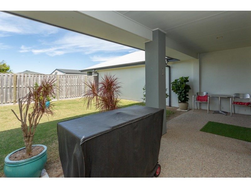 1/9 Galleon Circuit, Bucasia QLD 4750