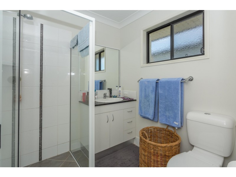 1/9 Galleon Circuit, Bucasia QLD 4750