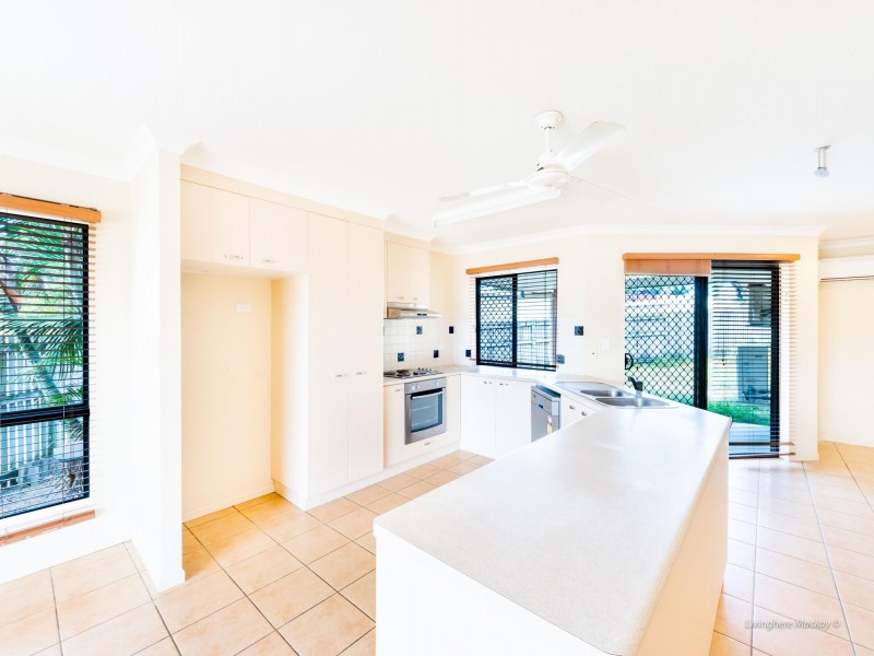 9 Dustwill Street, Eimeo QLD 4740