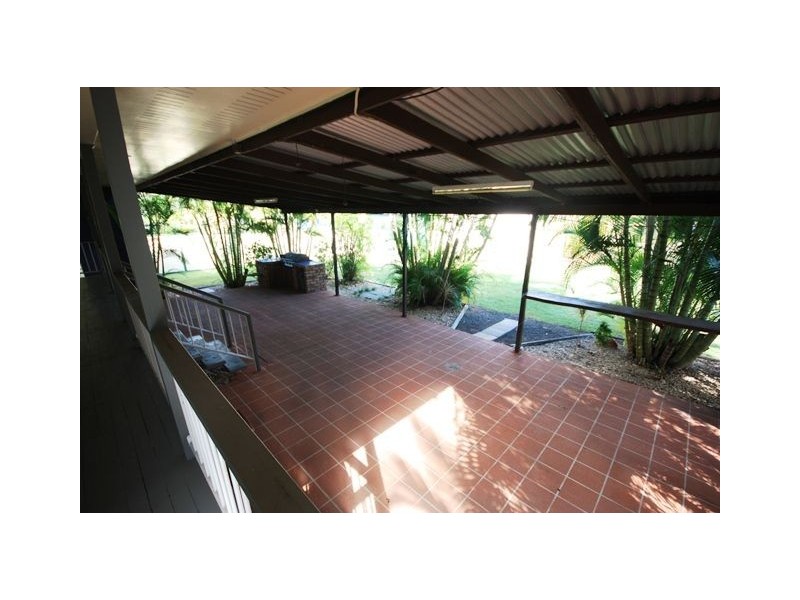 4 Brock Cres, Dysart QLD 4745