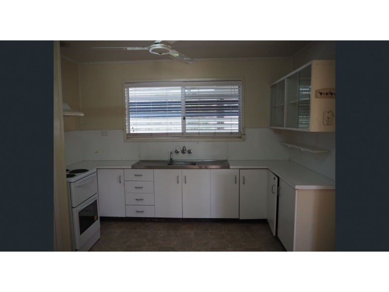 29 Beresford Crescent, Dysart QLD 4745