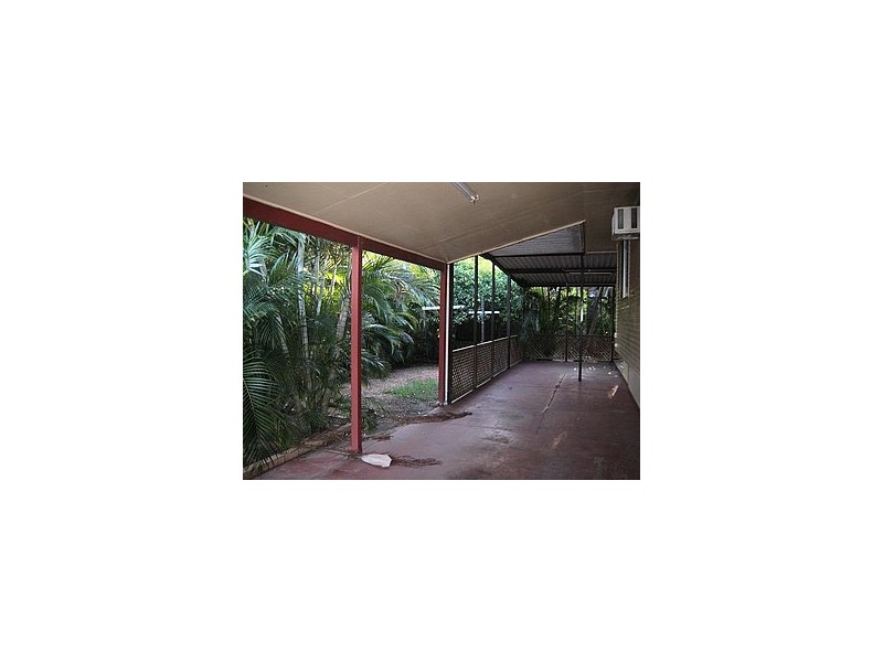 15 Rolfe Street, Moranbah QLD 4744