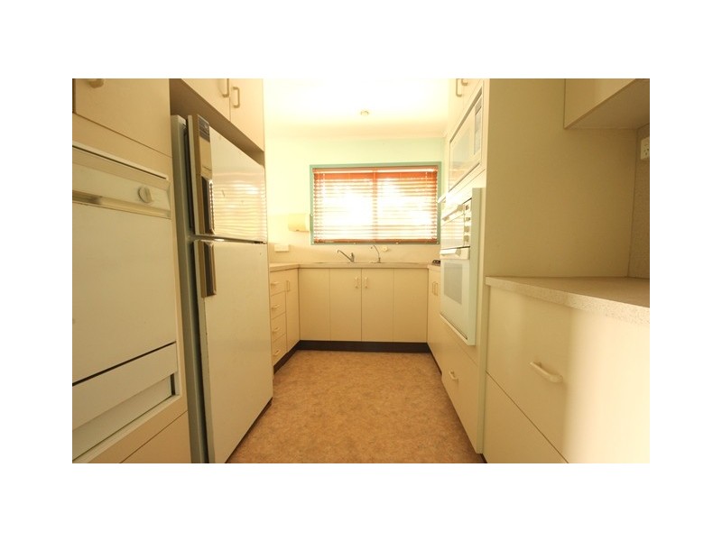 2 Harris Court, Moranbah QLD 4744