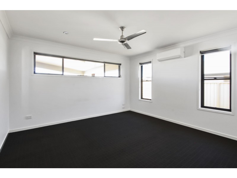 52 Lambert Drive, Moranbah QLD 4744