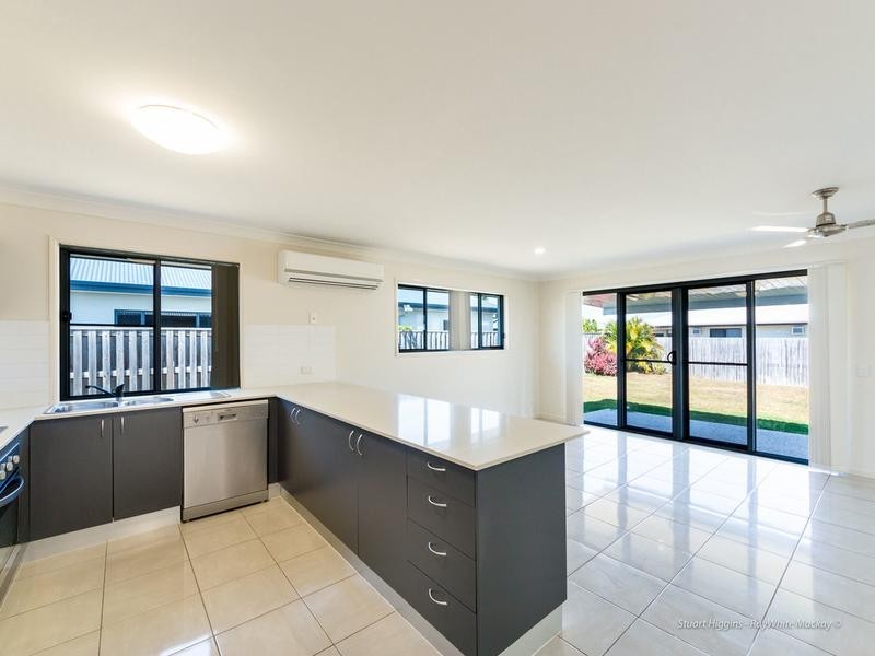 17 Galleon Circuit, Bucasia QLD 4750