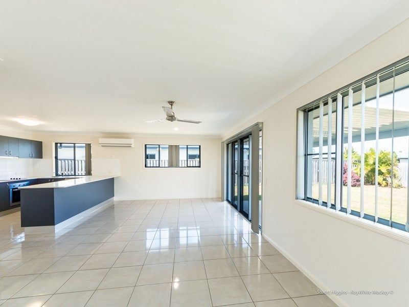 17 Galleon Circuit, Bucasia QLD 4750