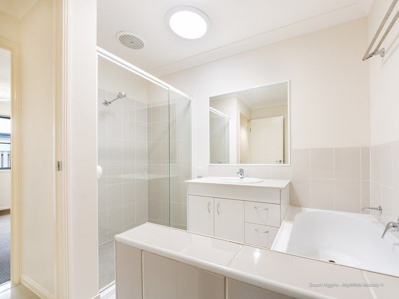 17 Galleon Circuit, Bucasia QLD 4750