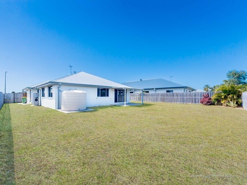 17 Galleon Circuit, Bucasia QLD 4750