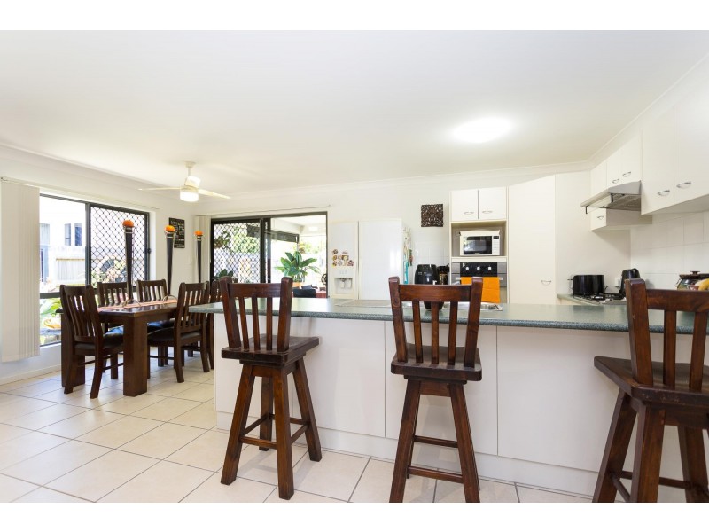 6 Helmsman Drive, Bucasia QLD 4750