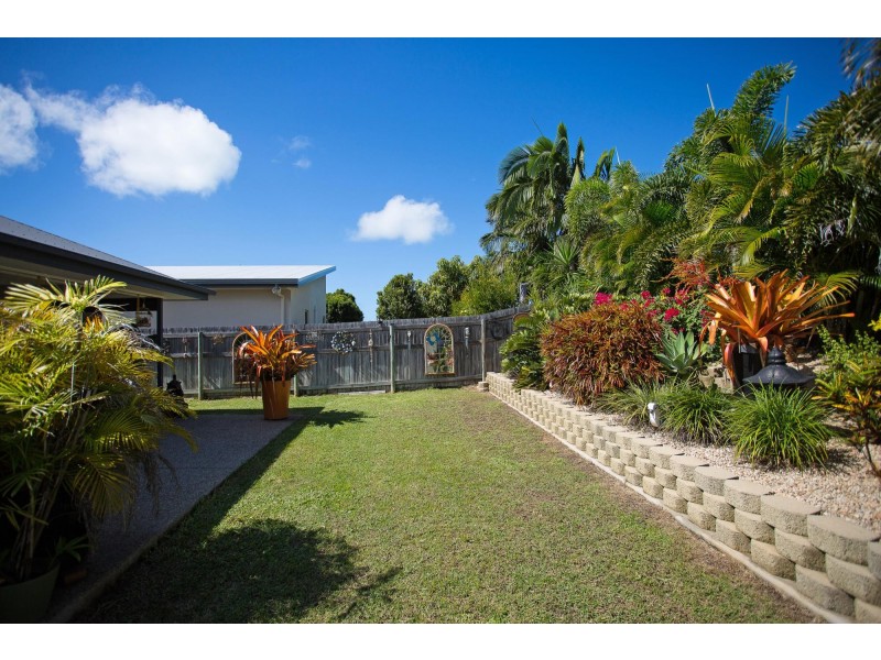 6 Helmsman Drive, Bucasia QLD 4750