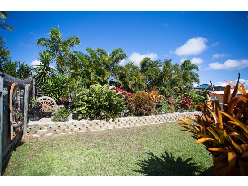 6 Helmsman Drive, Bucasia QLD 4750