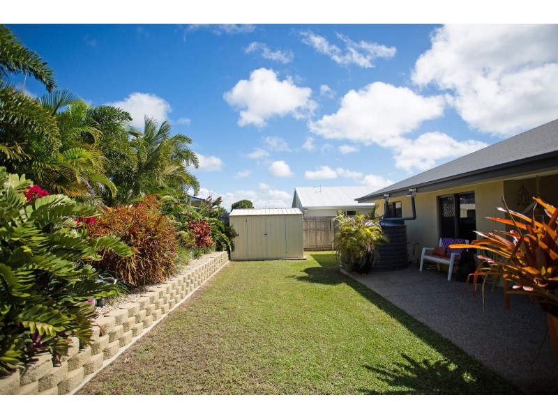 6 Helmsman Drive, Bucasia QLD 4750