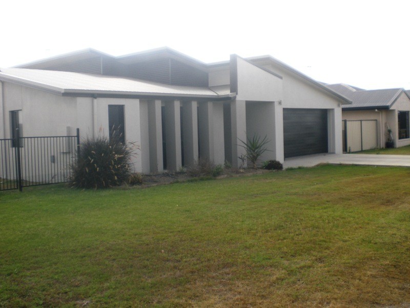 17 MacPherson Street, Moranbah QLD 4744