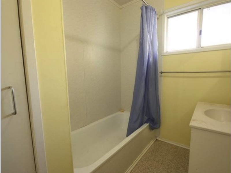 23 Spring Crescent, Dysart QLD 4745