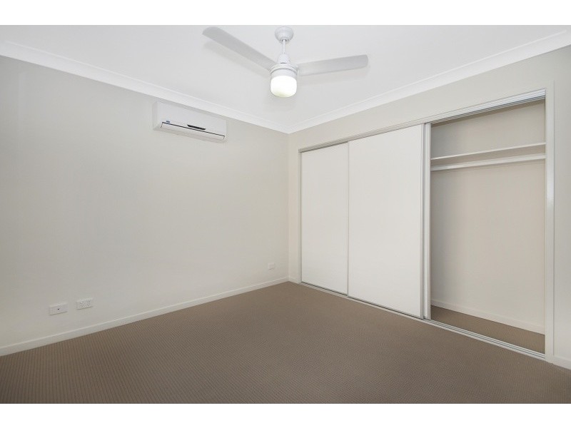 2/2 Hinkler Court, Rural View QLD 4740