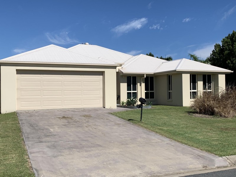 6 Bilgola Place, Blacks Beach QLD 4740