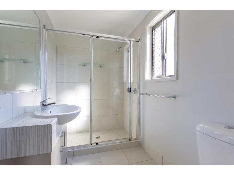 2E Mansfield Drive, Beaconsfield QLD 4740