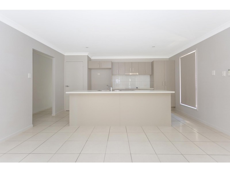 2E Mansfield Drive, Beaconsfield QLD 4740