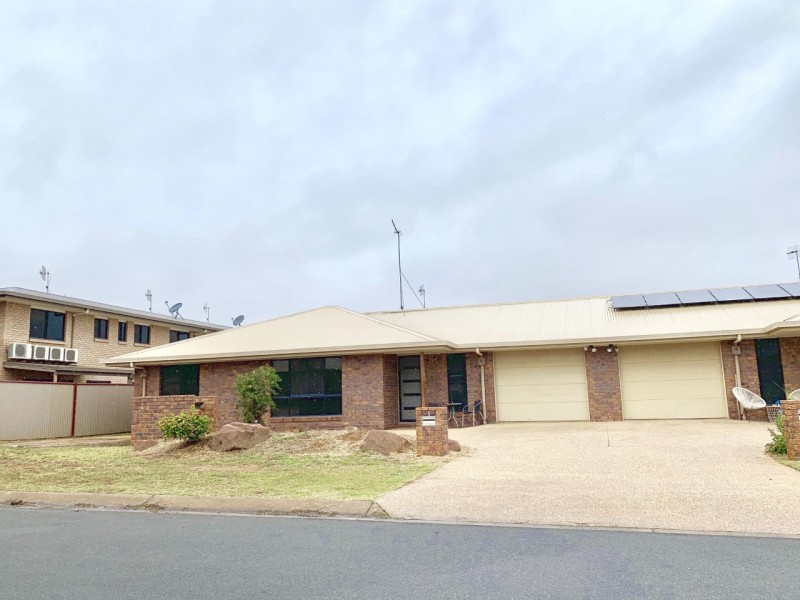 2/18 Thurston Drive, Moranbah QLD 4744