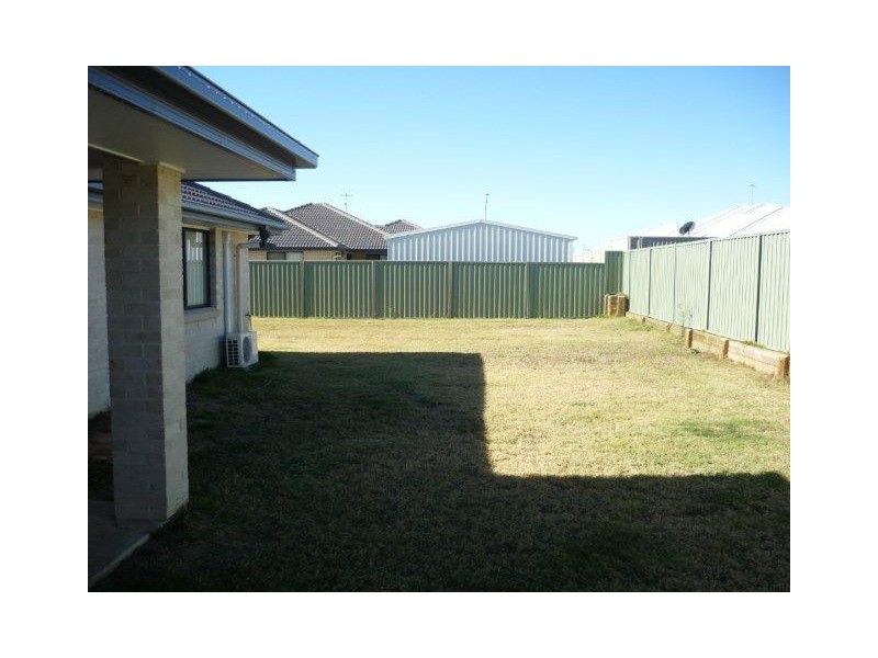 38 Naumann Street, Moranbah QLD 4744