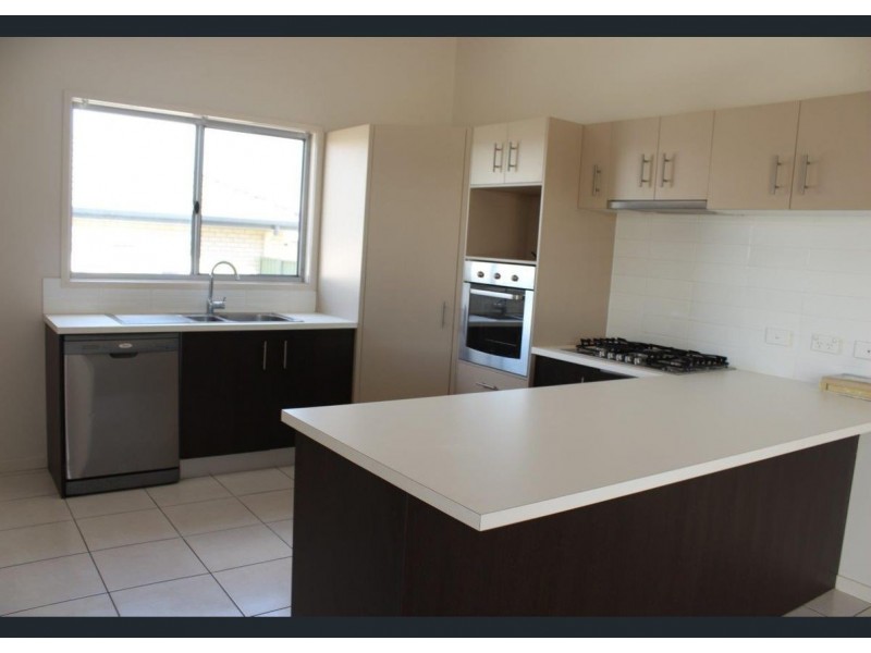 1/7 Hannay Street, Moranbah QLD 4744