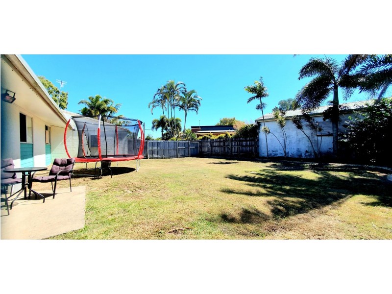 17 Leslie Street, Andergrove QLD 4740