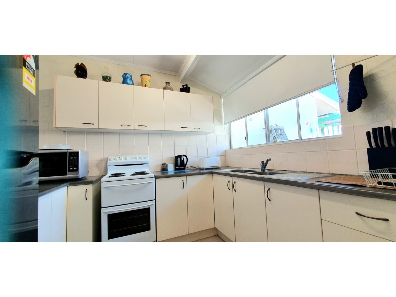 17 Leslie Street, Andergrove QLD 4740