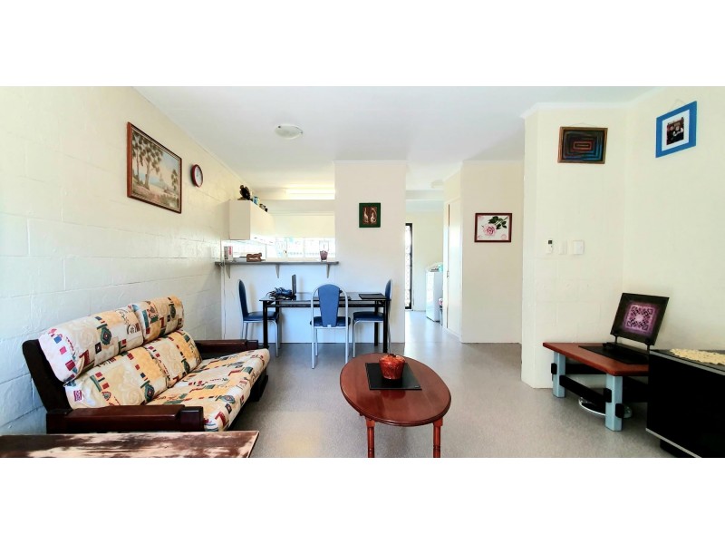 17 Leslie Street, Andergrove QLD 4740