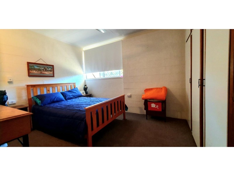 17 Leslie Street, Andergrove QLD 4740