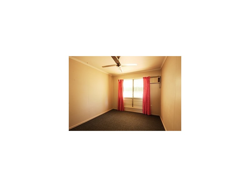 16 Lawrence Street, Moranbah QLD 4744