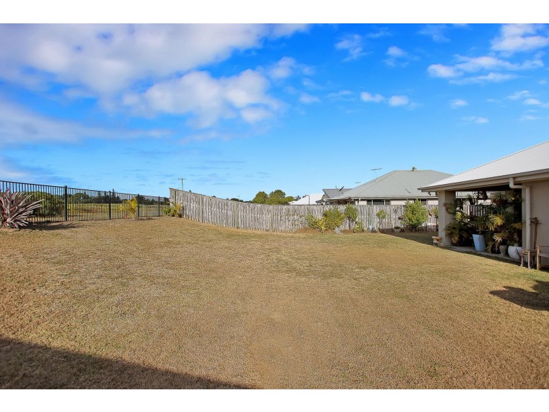 62 Schooner Avenue, Bucasia QLD 4750