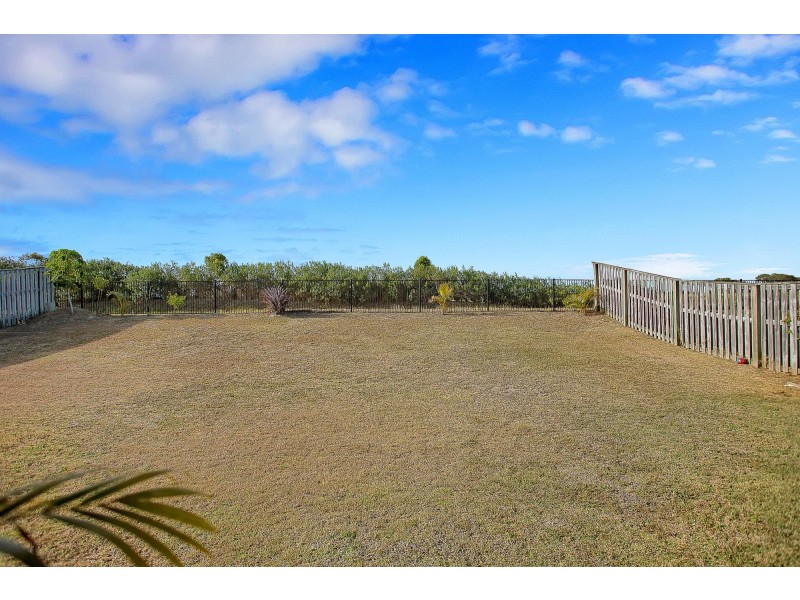 62 Schooner Avenue, Bucasia QLD 4750