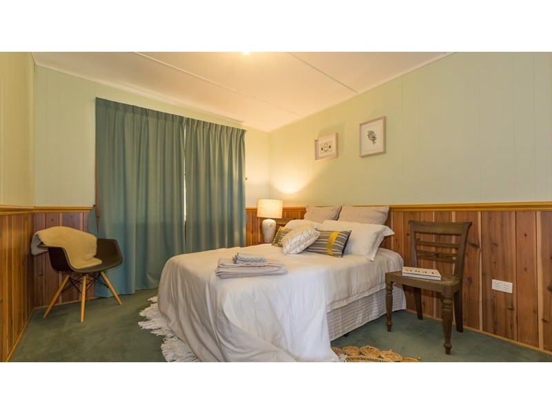 11 Albatross Street, Slade Point QLD 4740