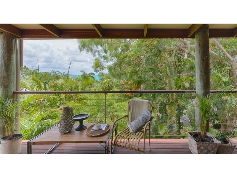 11 Albatross Street, Slade Point QLD 4740